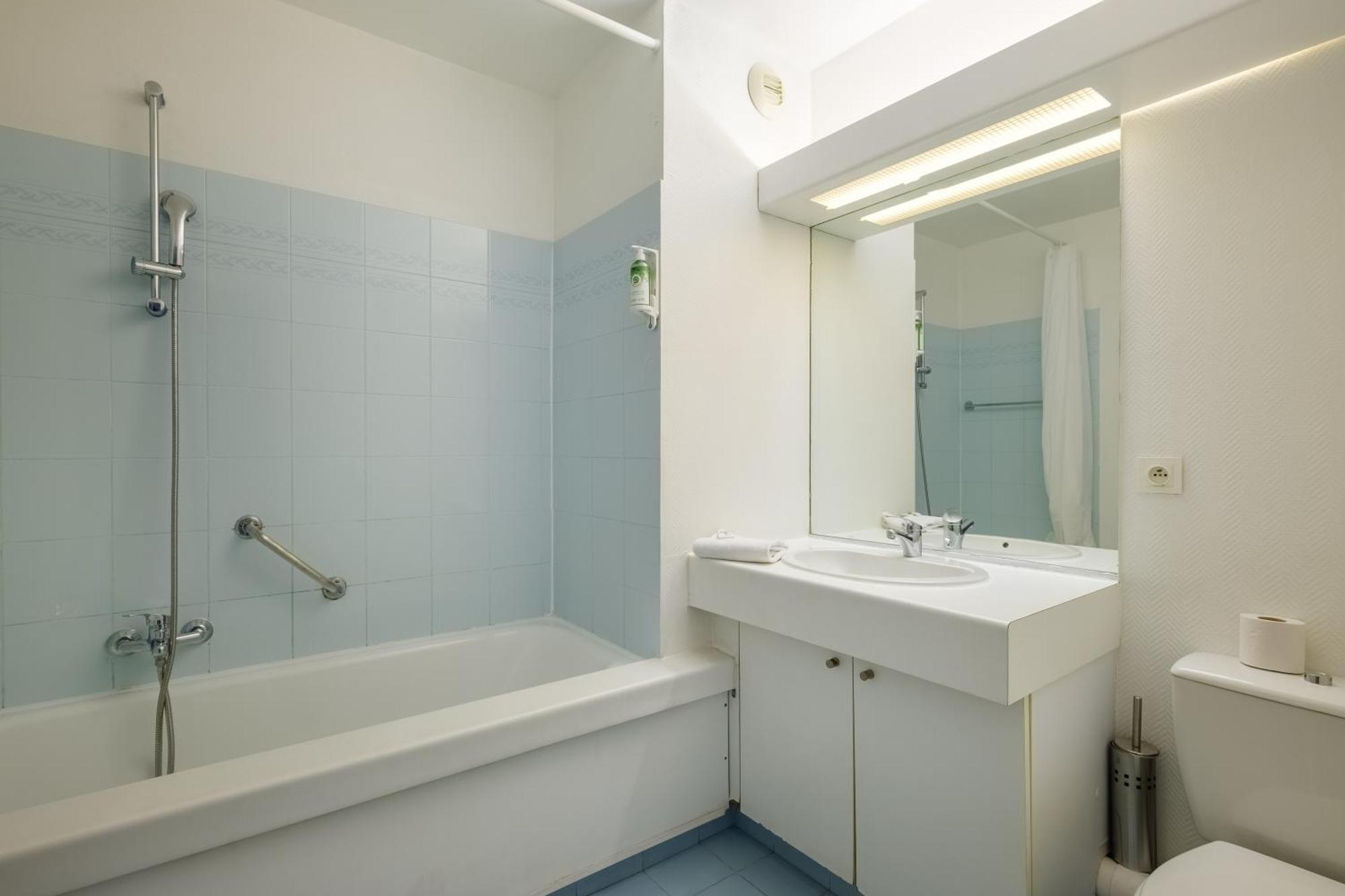Residhotel Villa Maupassant Cannes Exterior photo
