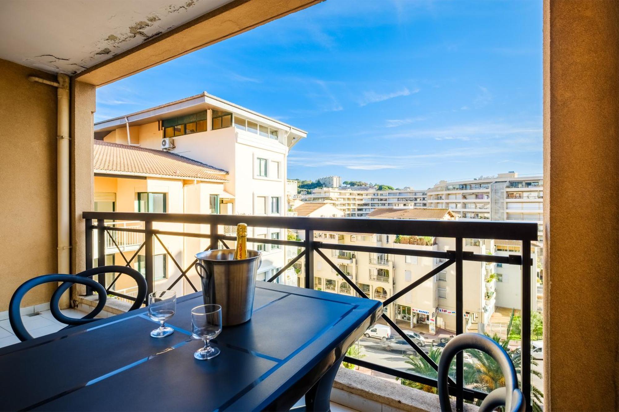 Residhotel Villa Maupassant Cannes Exterior photo