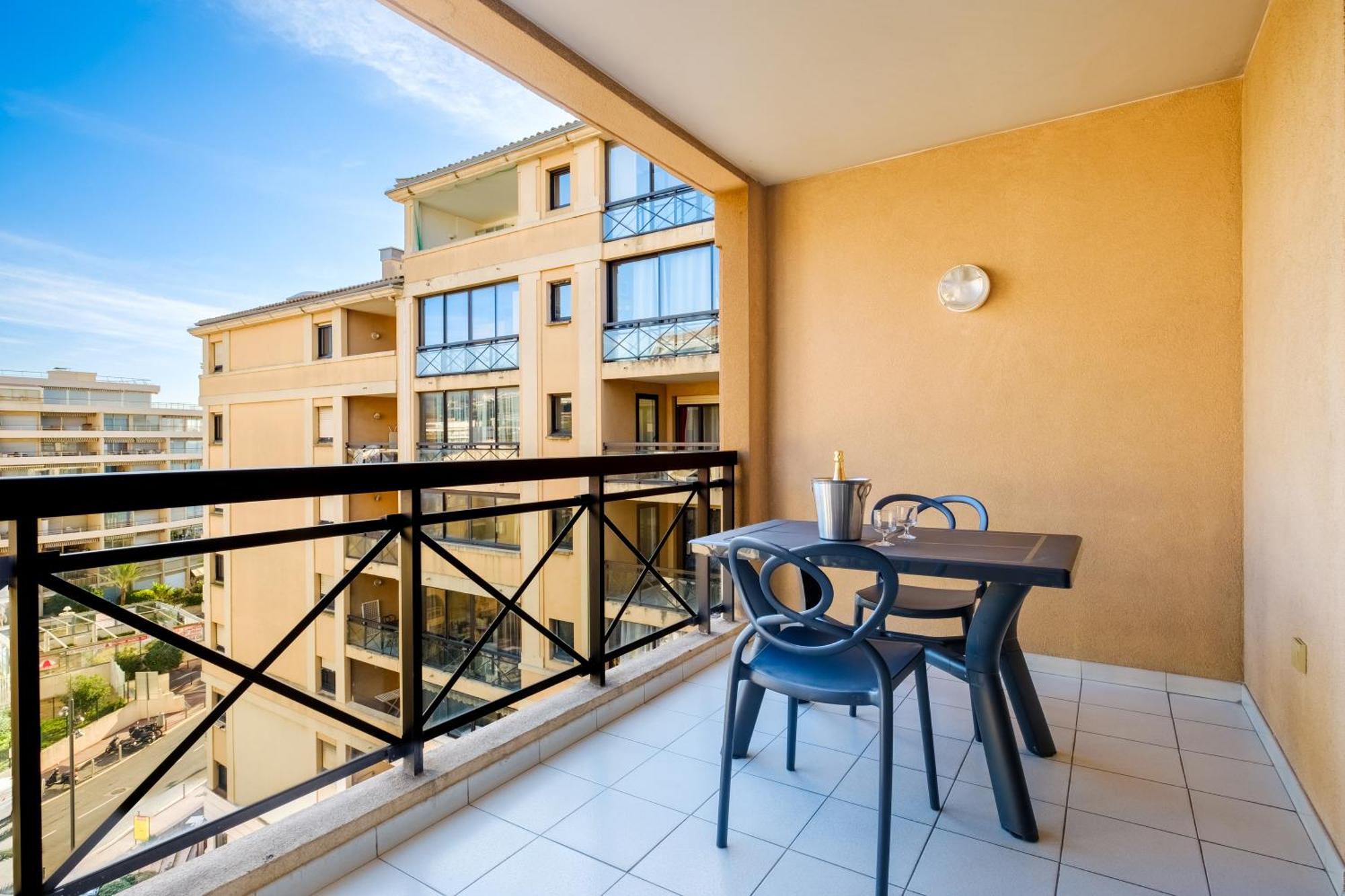 Residhotel Villa Maupassant Cannes Exterior photo