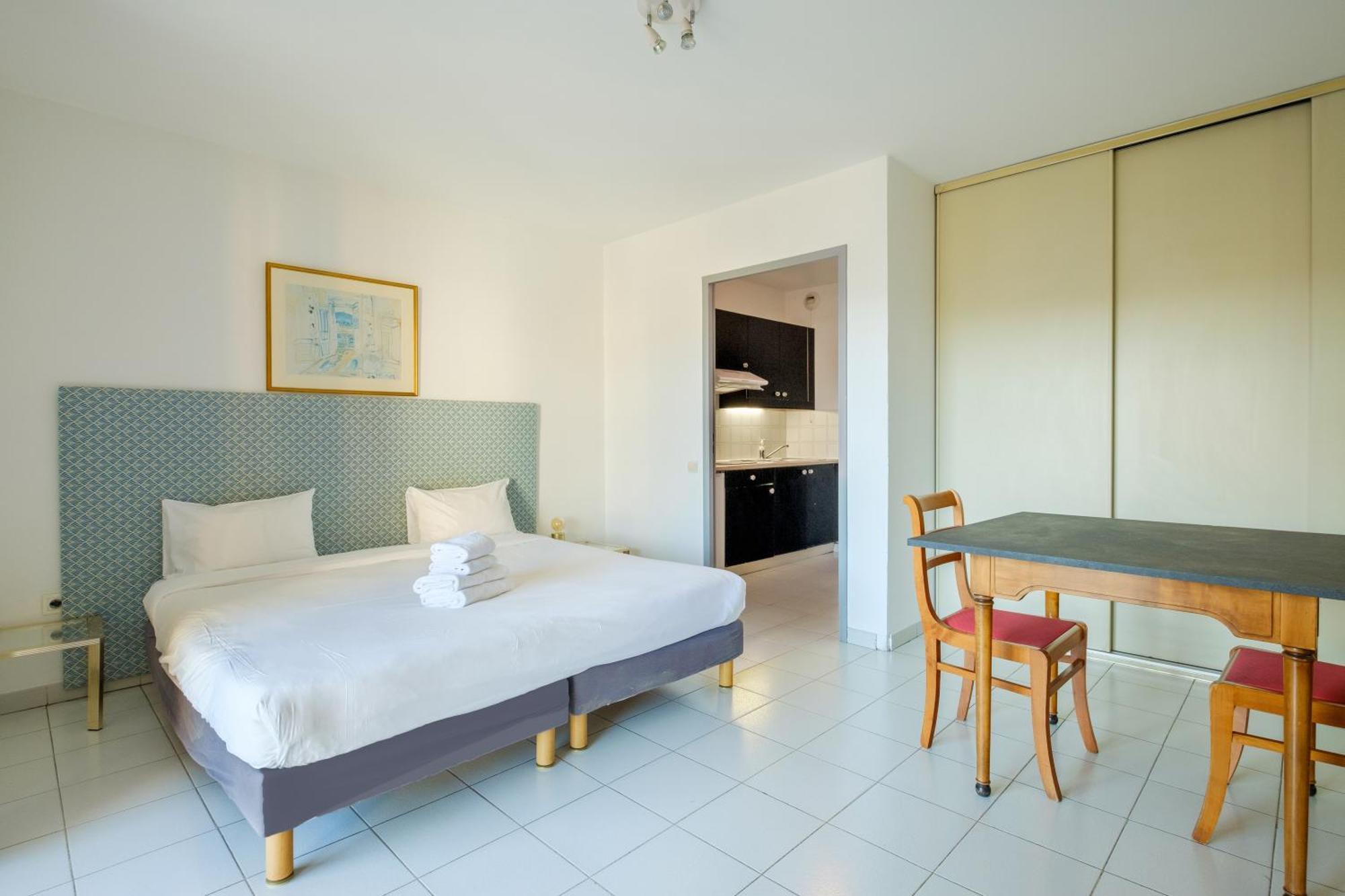 Residhotel Villa Maupassant Cannes Exterior photo