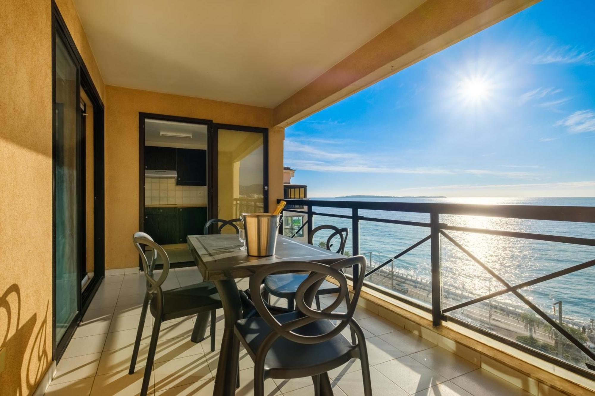 Residhotel Villa Maupassant Cannes Exterior photo