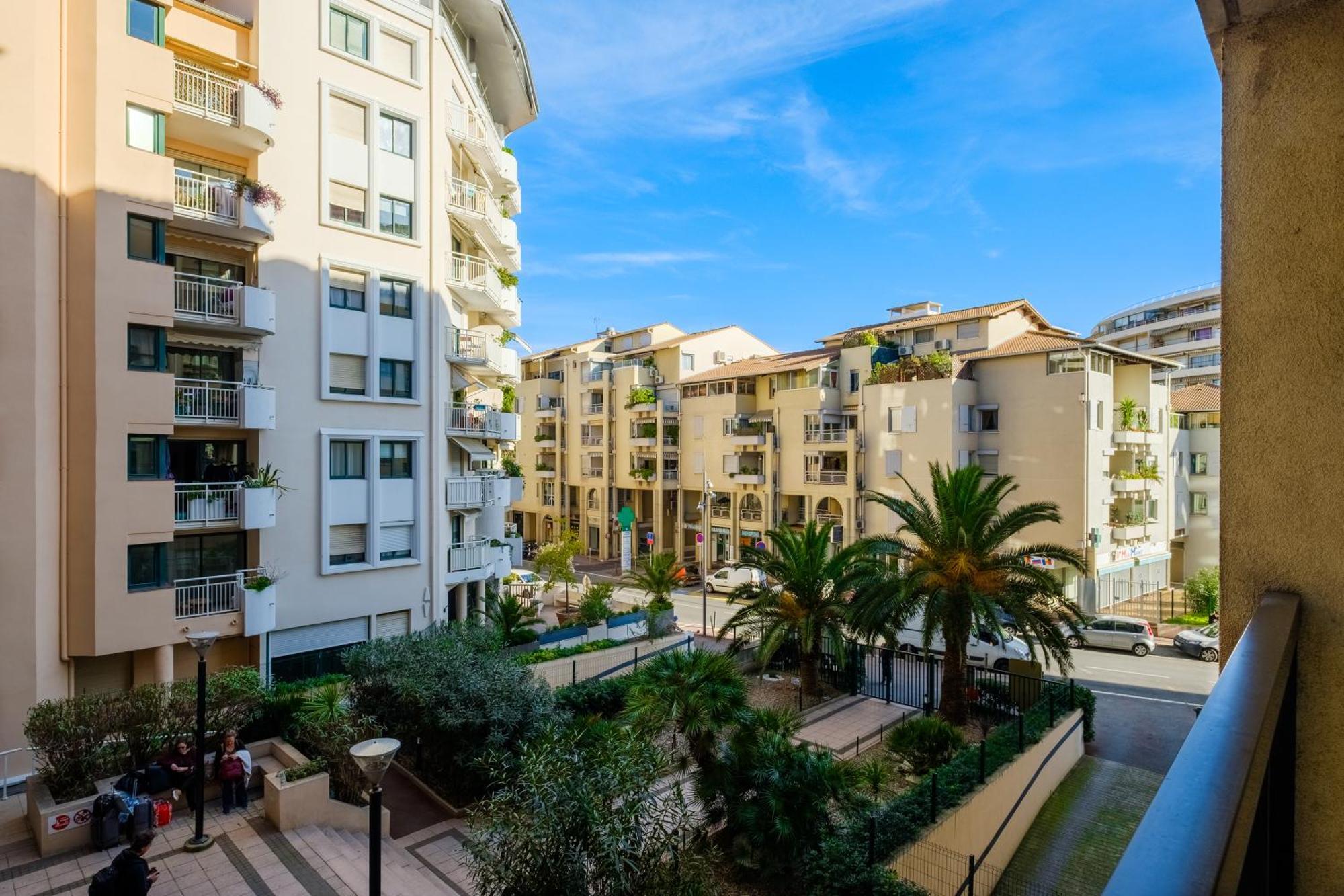 Residhotel Villa Maupassant Cannes Exterior photo